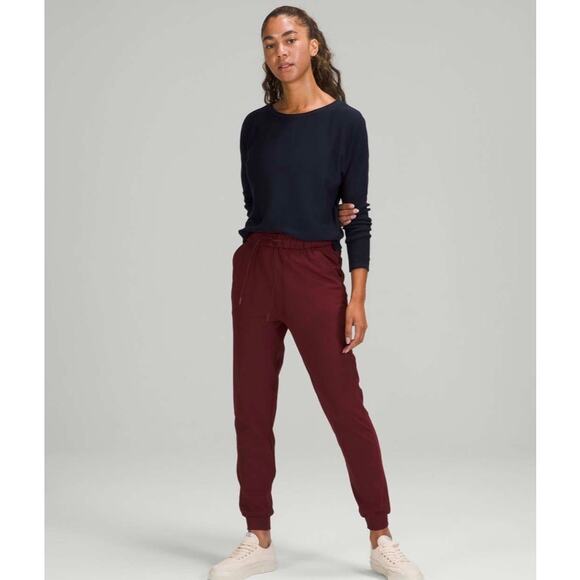 LULULEMON Stretch Luxtreme High Rise Full Length Jogger Womens Size 0 Red Merlot